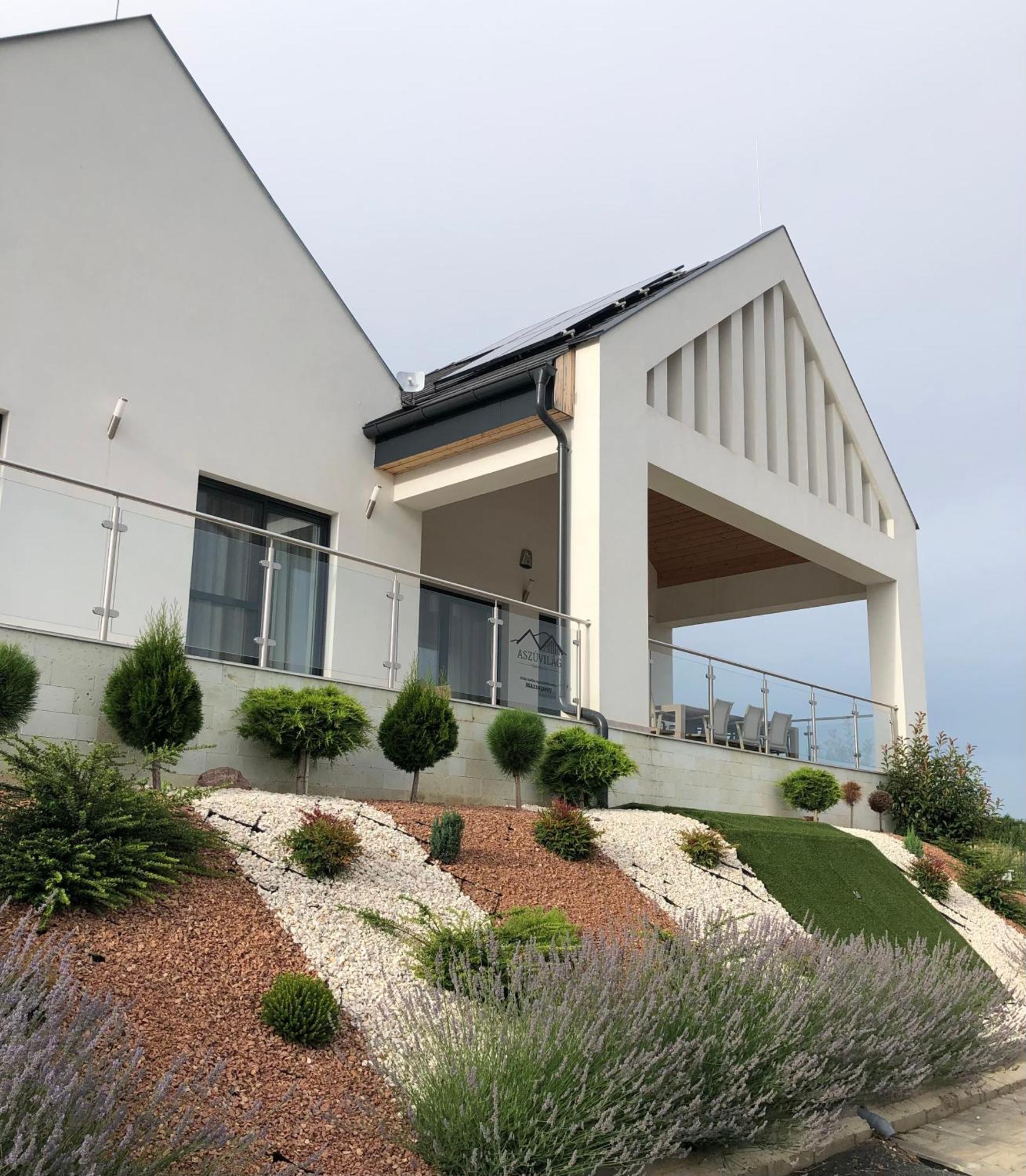 Aszuvilag Rezidencia With Sauna & Jacuzzi Legyesbenye Exterior photo